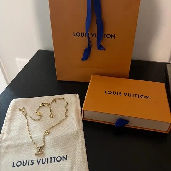 (SOLD💕) Authentic Louis Vuitton Iconic Necklace - Picture 1 of 5